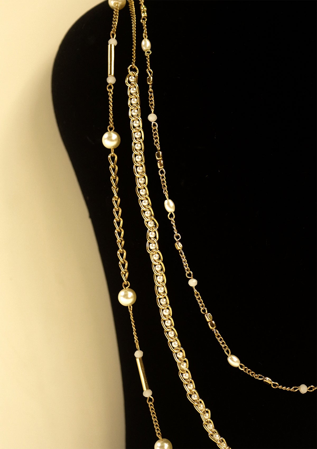 Pearl beaded multilayered necklace